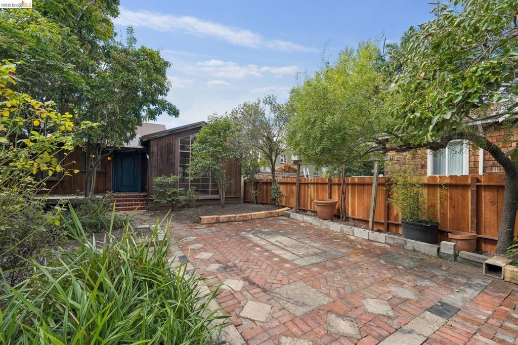 2730 Webster St Property Photo 56