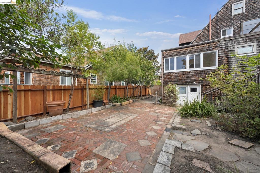 2730 Webster St Property Photo 57