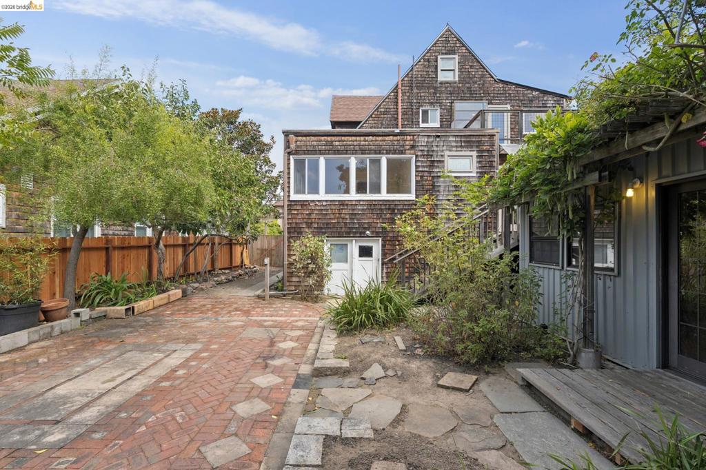 2730 Webster St Property Photo 58