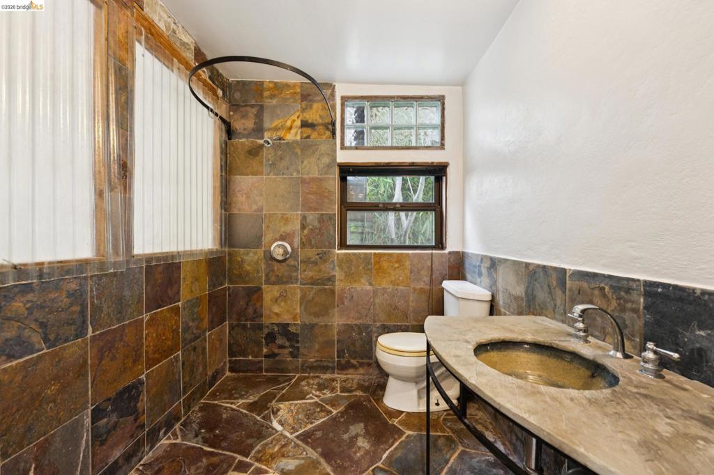 2730 Webster St Property Photo 66