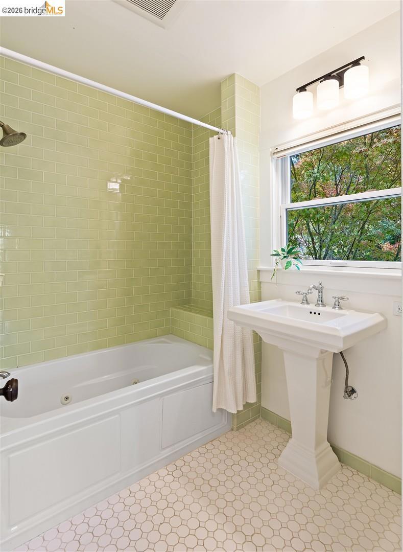 355 Arlington Ave Property Photo 51