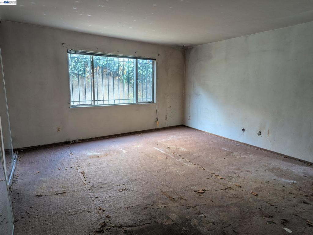 3877 Howe St 107 Property Photo 6