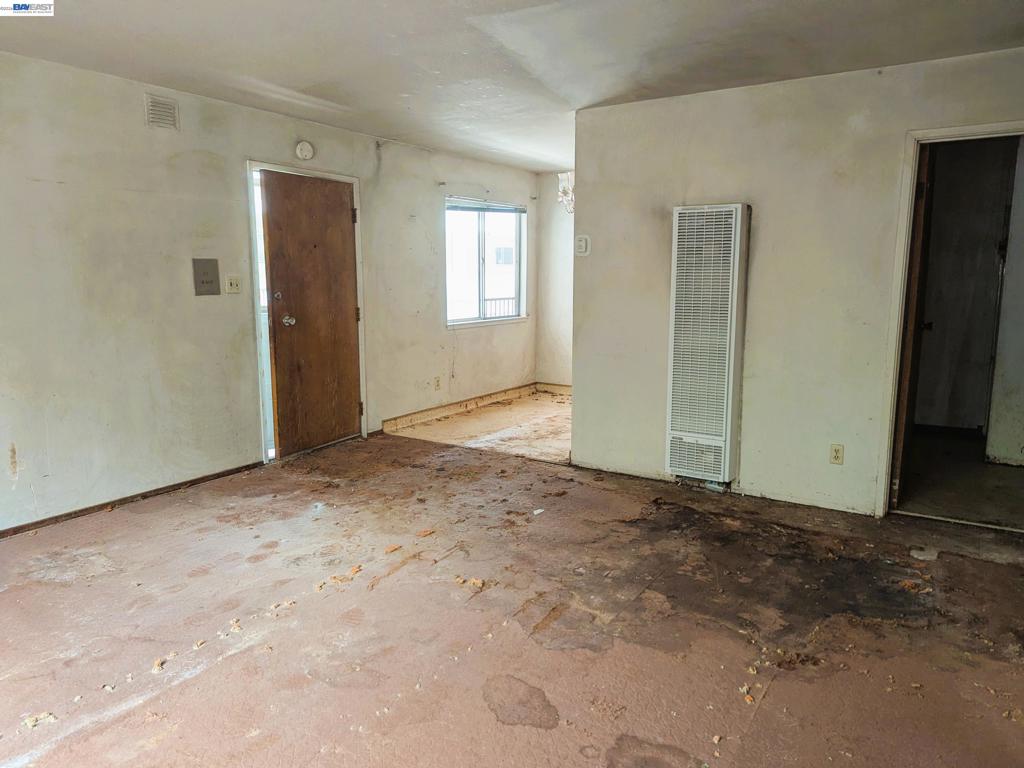 3877 Howe St 107 Property Photo 7