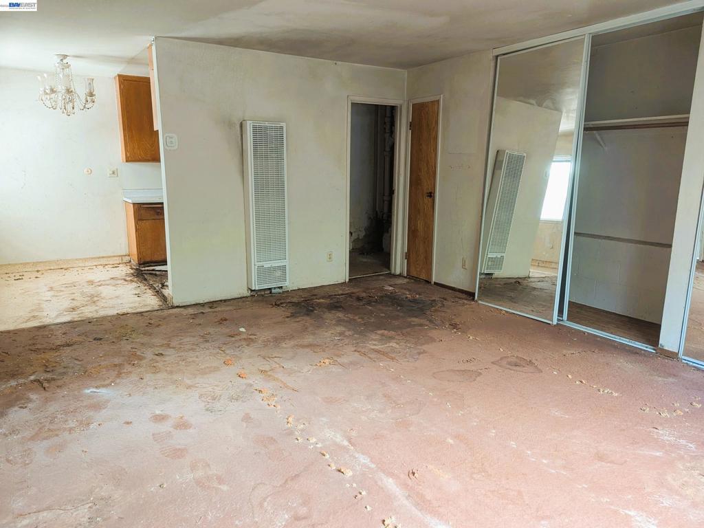 3877 Howe St 107 Property Photo 9