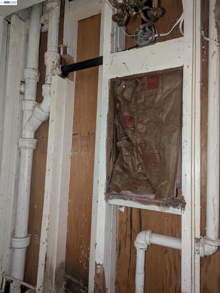 3877 Howe St 107 Property Photo 14