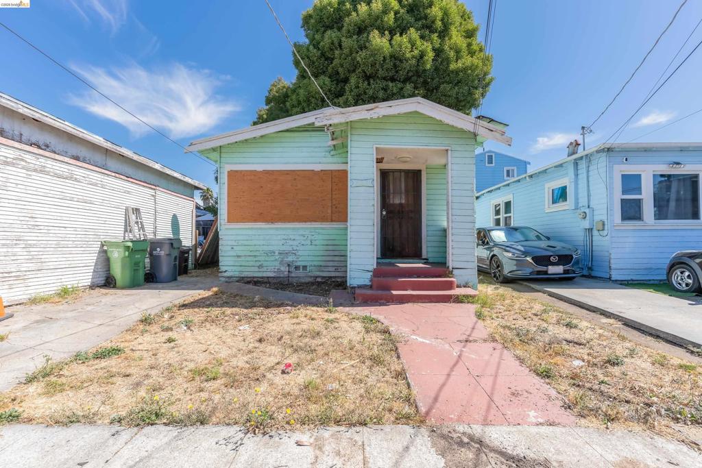 7014 Holly St Property Photo 1