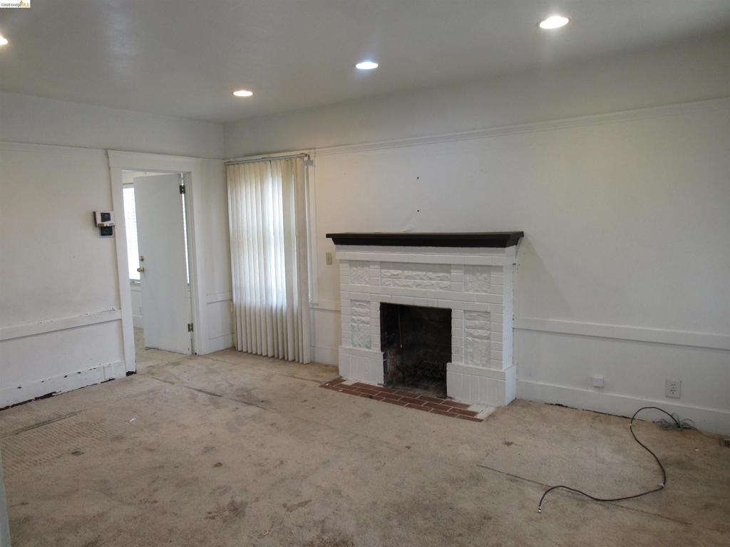 1315 84th Ave Property Photo 5