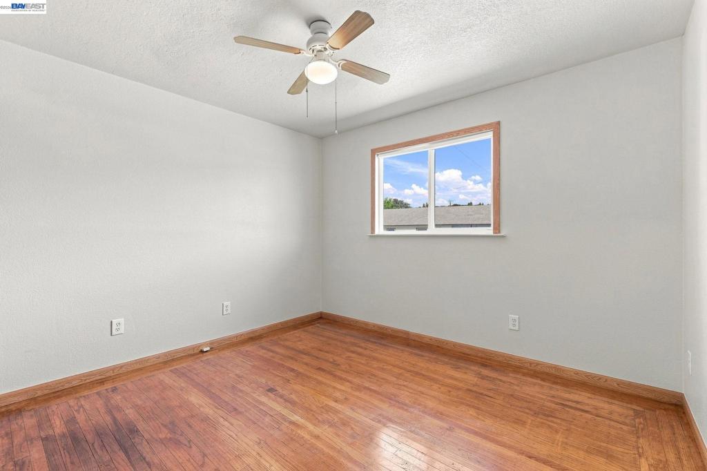 32235 Pulaski Dr Property Photo 28