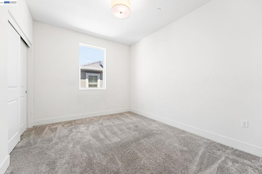 2107 Daimler St Property Photo 22
