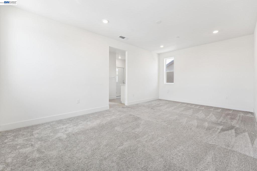 2107 Daimler St Property Photo 26