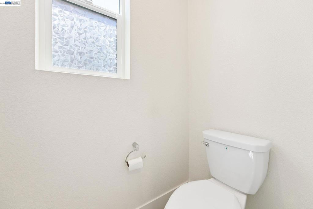 2107 Daimler St Property Photo 31