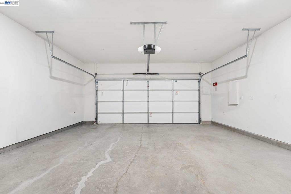 2107 Daimler St Property Photo 45