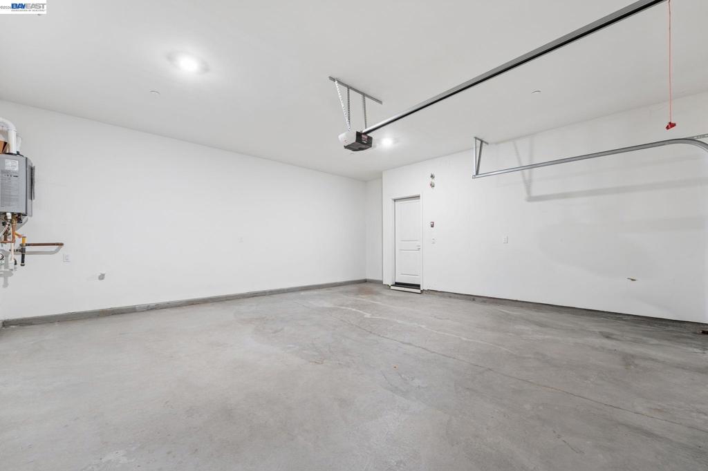 2107 Daimler St Property Photo 46