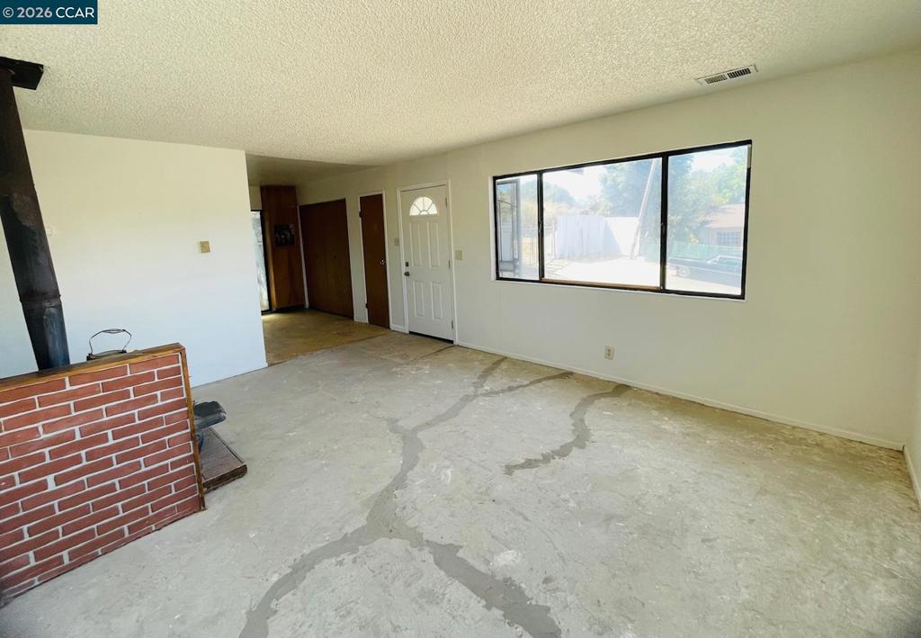 1119 Warren Ave Property Photo 10