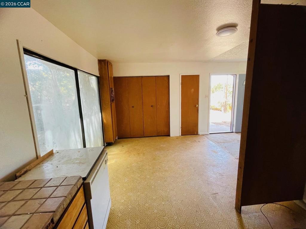 1119 Warren Ave Property Photo 14