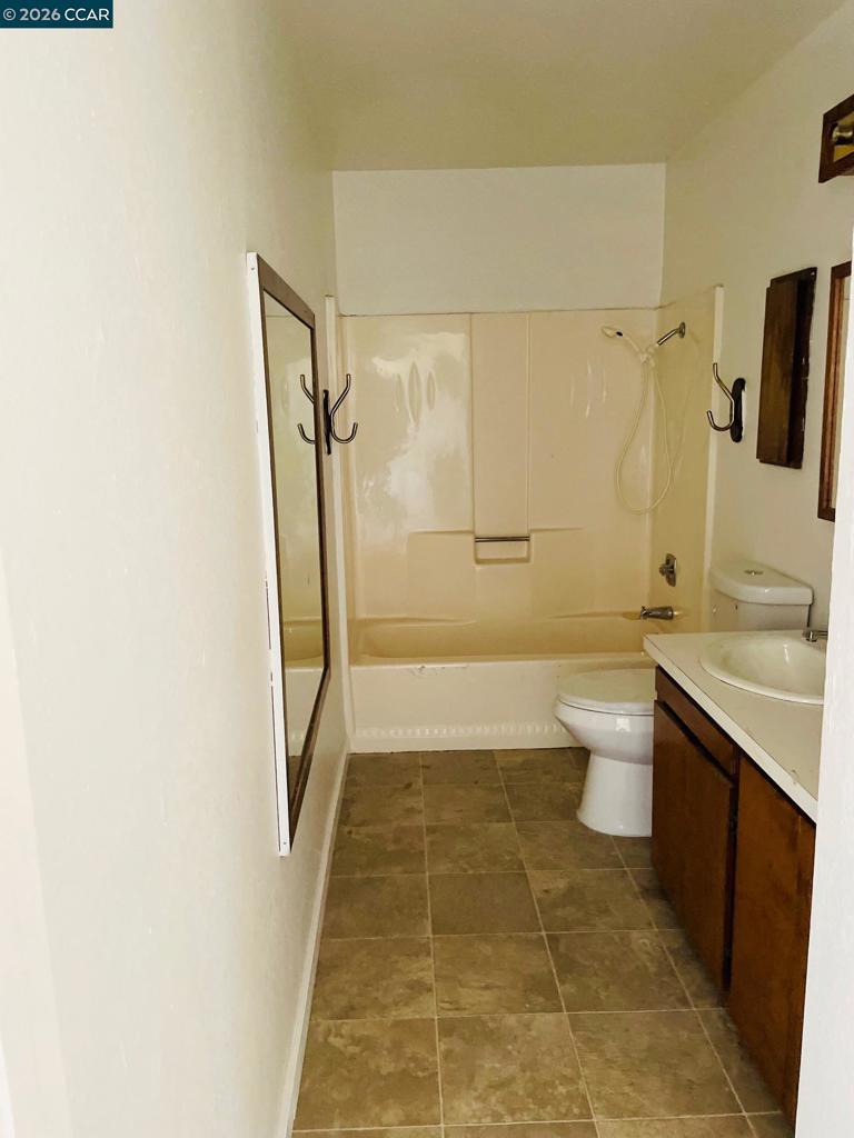 1119 Warren Ave Property Photo 16