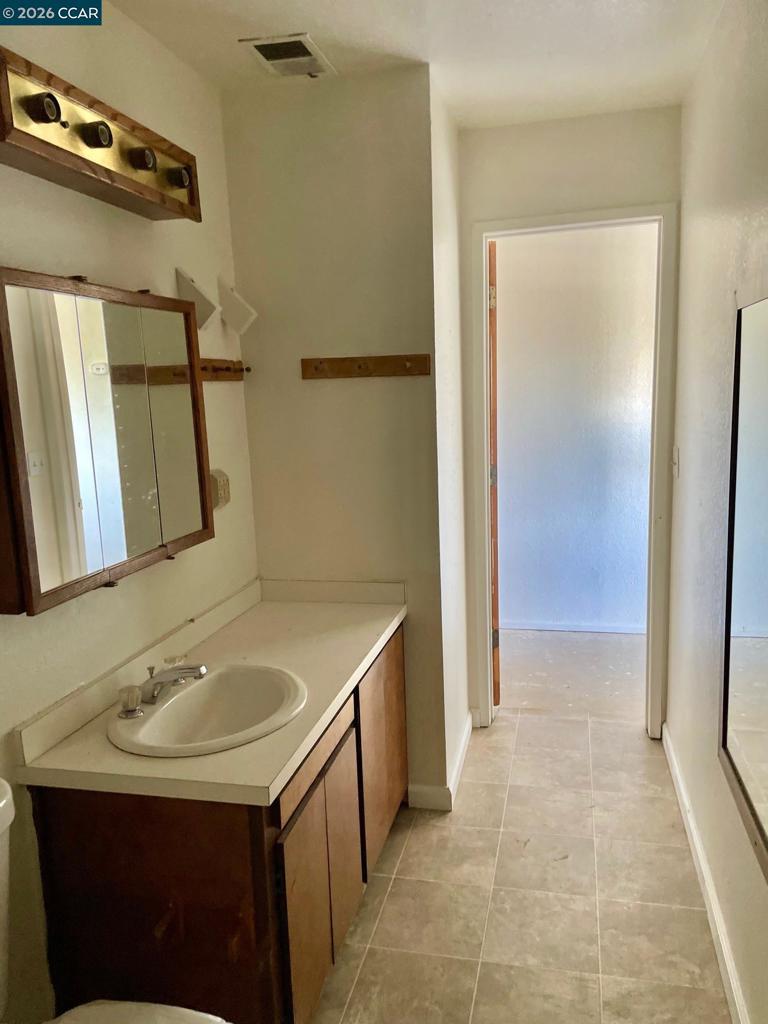 1119 Warren Ave Property Photo 17