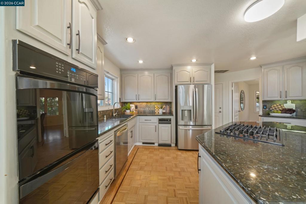 321 Zagora Drive Property Photo 16