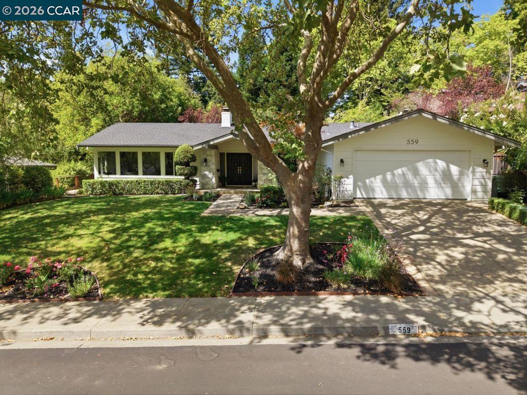 559 Old Orchard Dr Property Photo 1