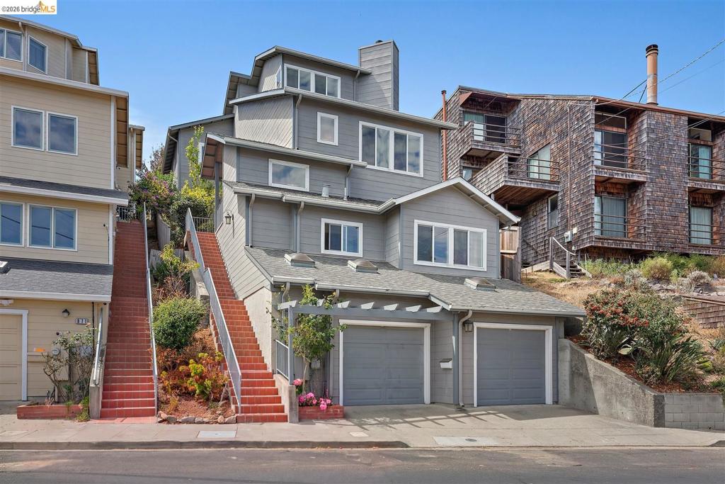 873 Hillside Ave Property Photo 3