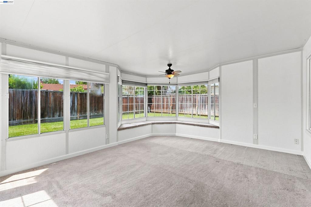 36571 Spruce St Property Photo 16