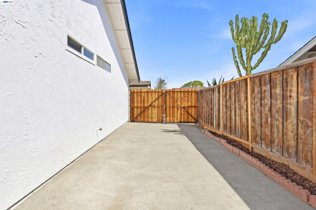 36571 Spruce St Property Photo 37