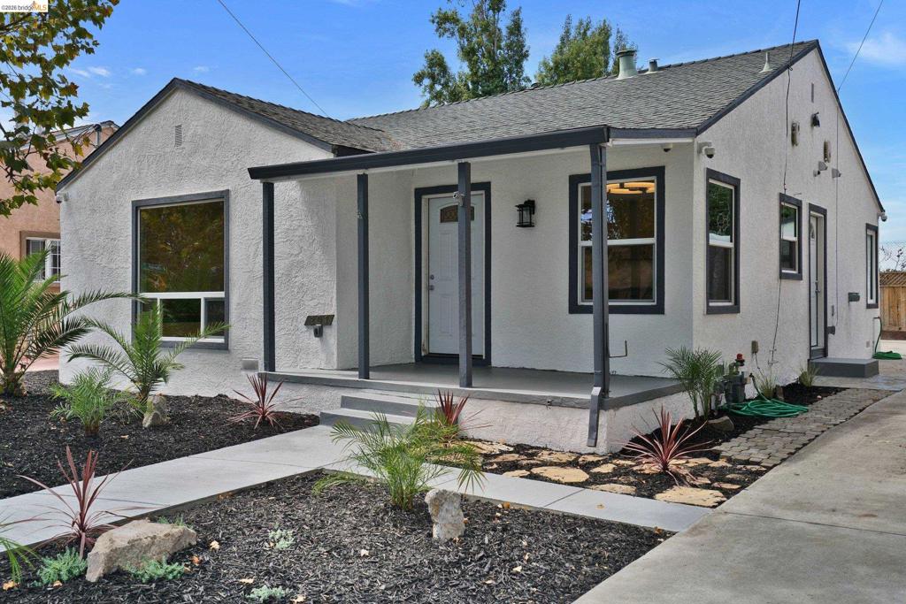 207 Bergedo Dr. Property Photo 1