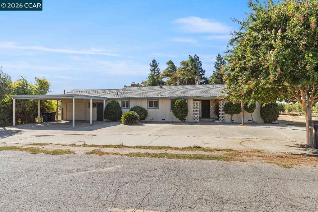 5831 Esmar Rd Property Photo 1