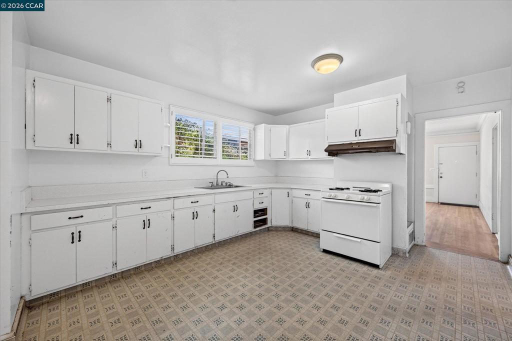 1211 Blake St Property Photo 3