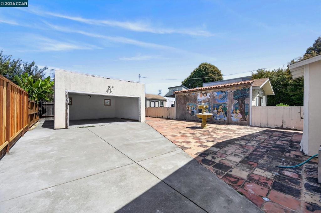 1211 Blake St Property Photo 4
