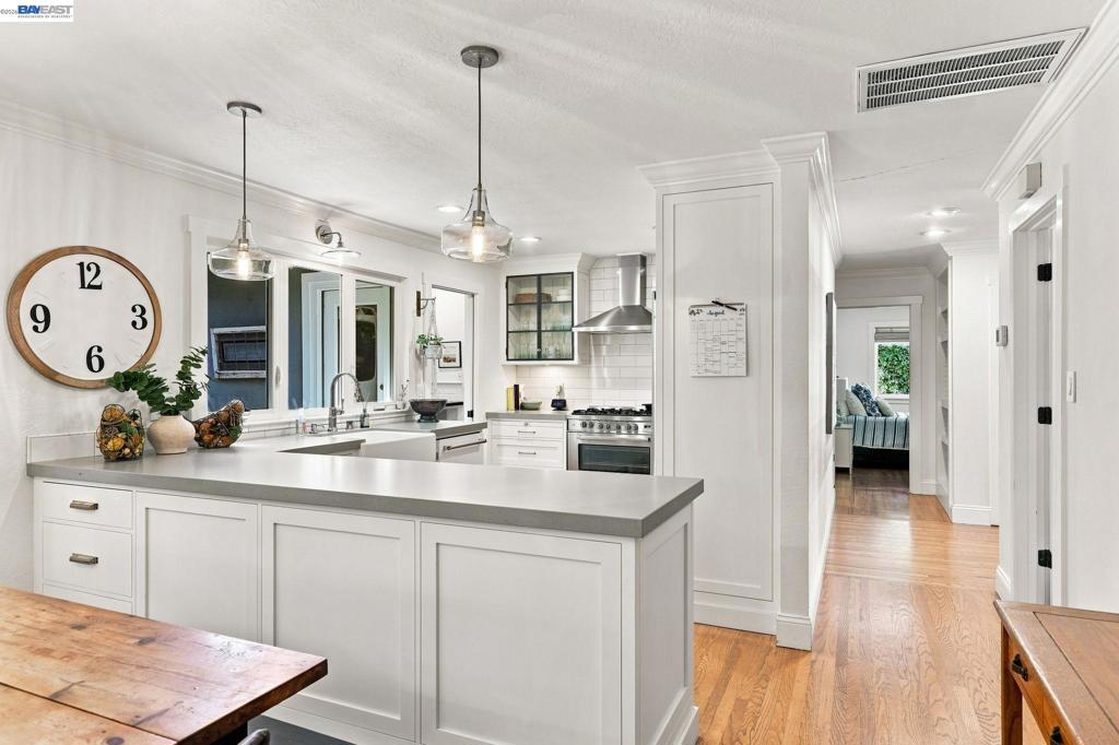 1712 Beachwood Way Property Photo 8