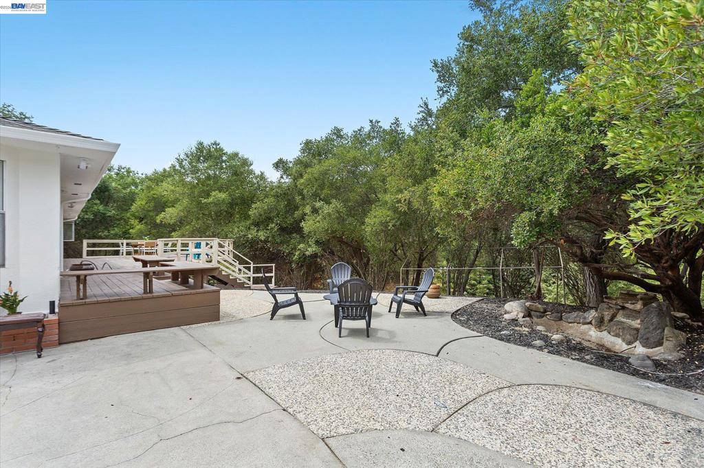 14821 Golf Links Drive Property Photo 32