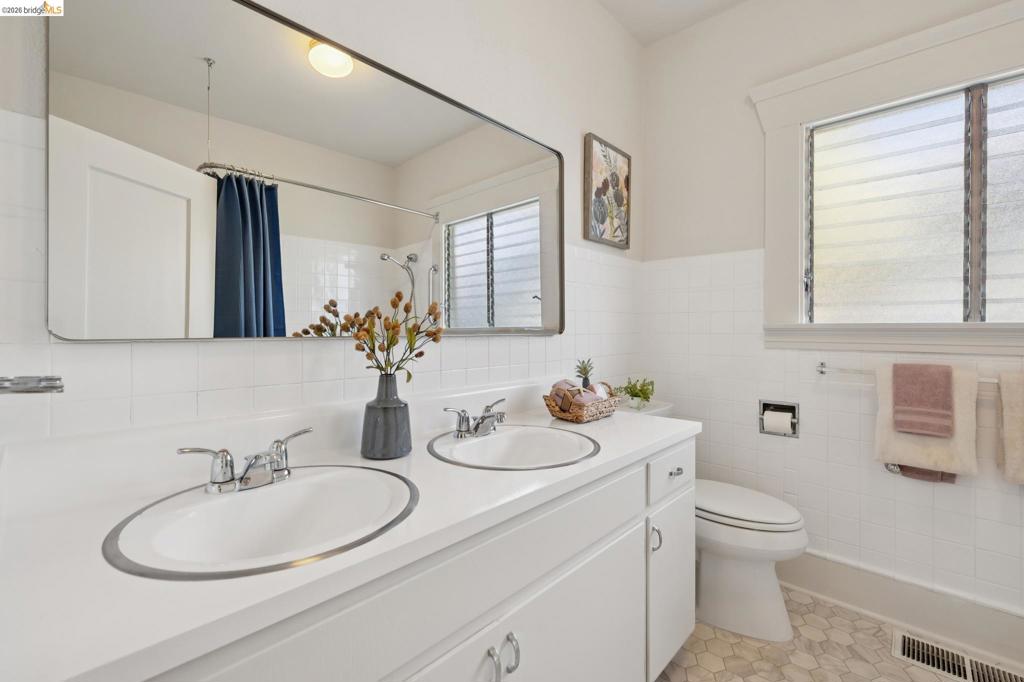 4010 Elston Ave Property Photo 16