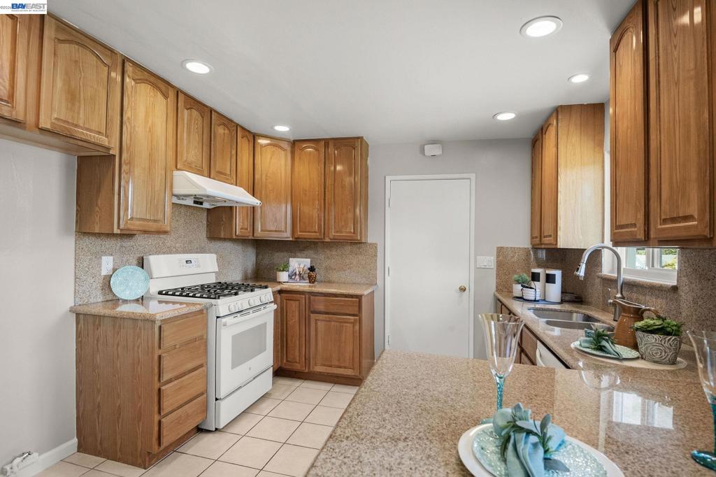 2246 Dayle Ct Property Photo 4