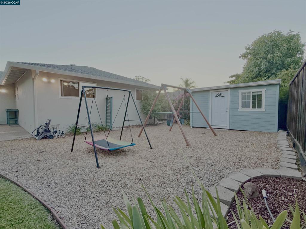 926 Sassel Avenue Property Photo 46