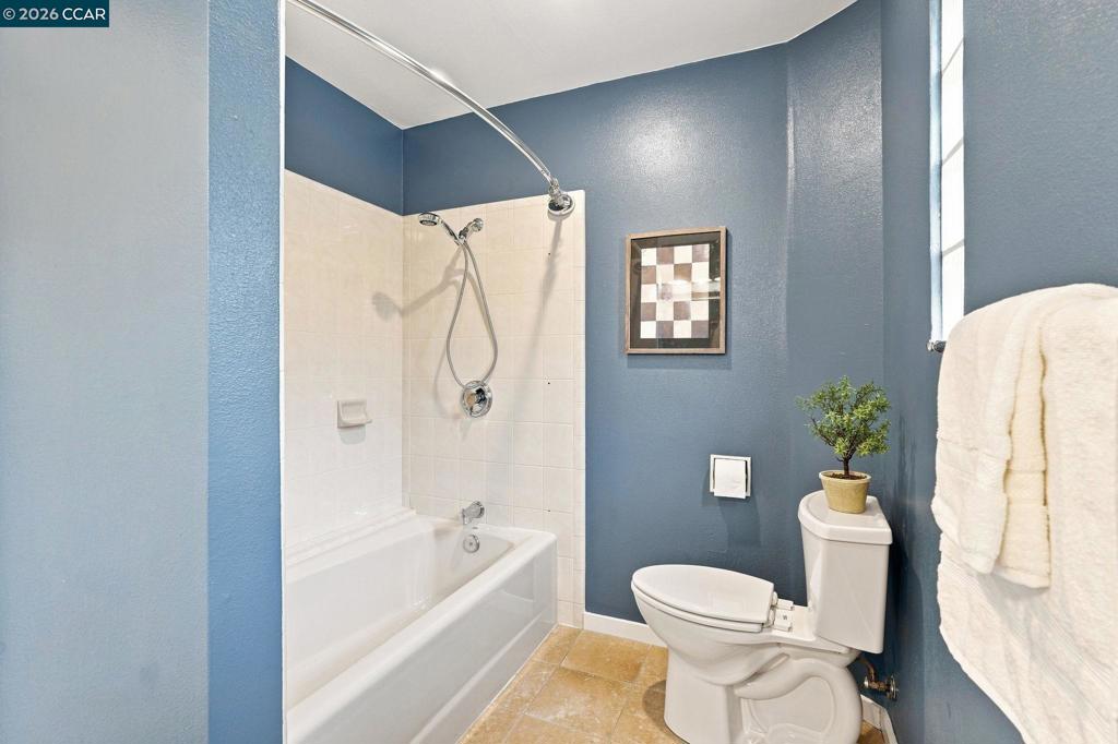 100 Pleasant Valley Dr Property Photo 25