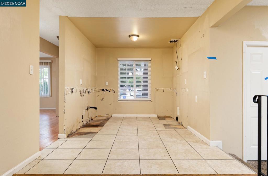 1249 Metten Ave Property Photo 2