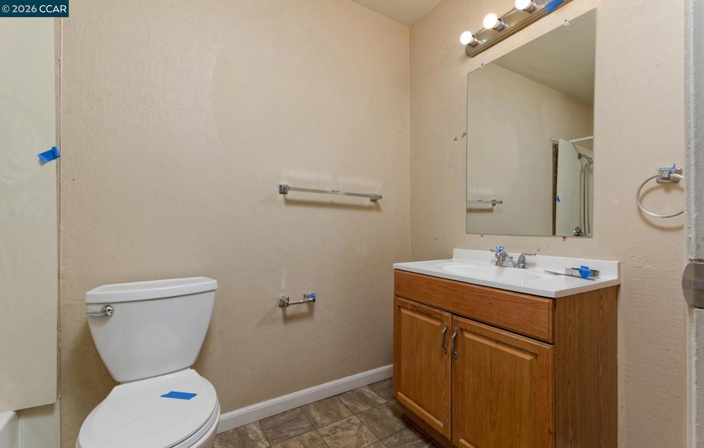 1249 Metten Ave Property Photo 5