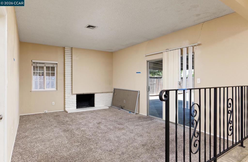 1249 Metten Ave Property Photo 8