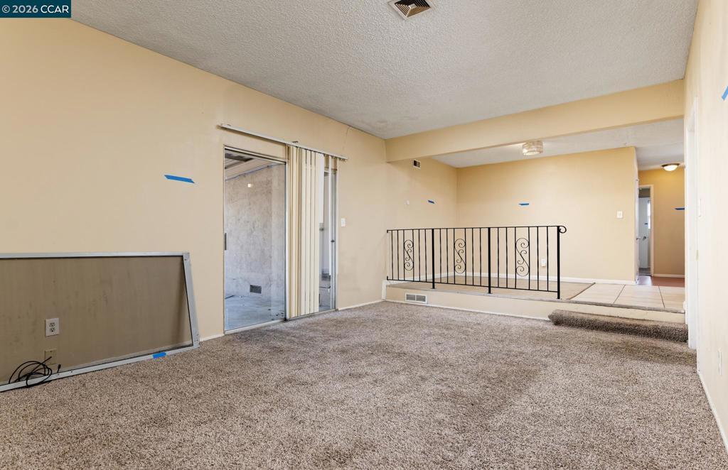 1249 Metten Ave Property Photo 9