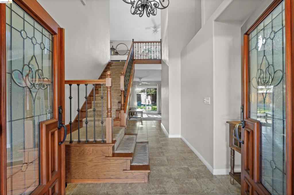 1049 Meadowgate Way Property Photo 13