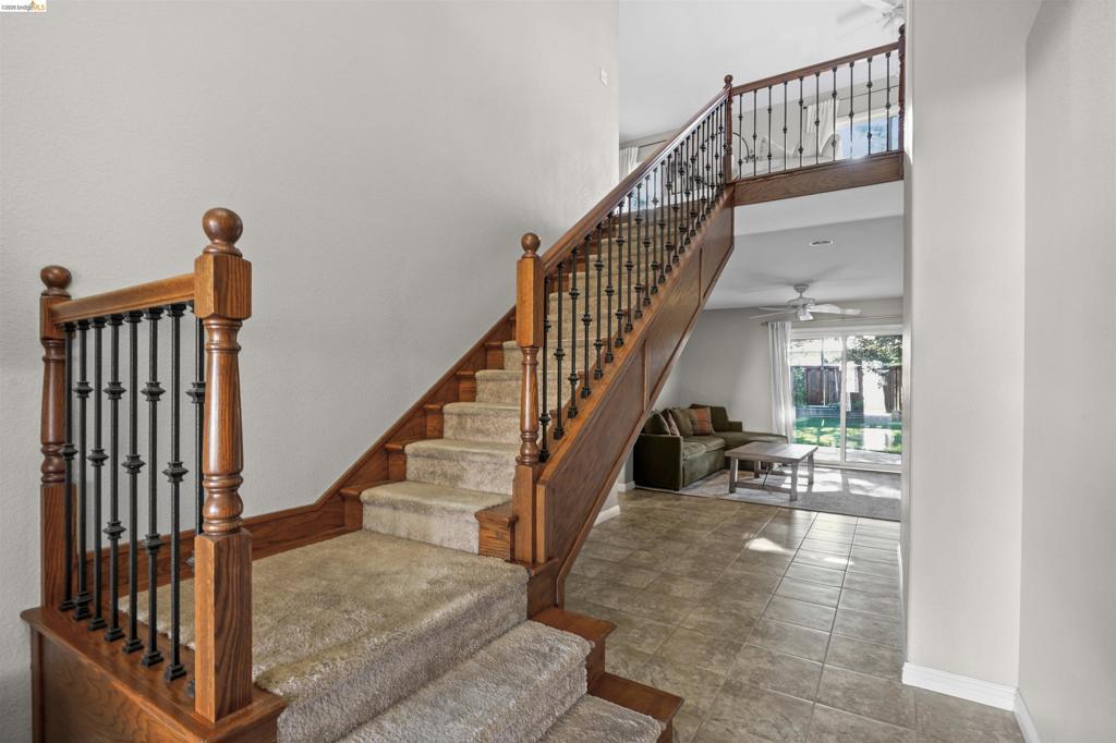 1049 Meadowgate Way Property Photo 14