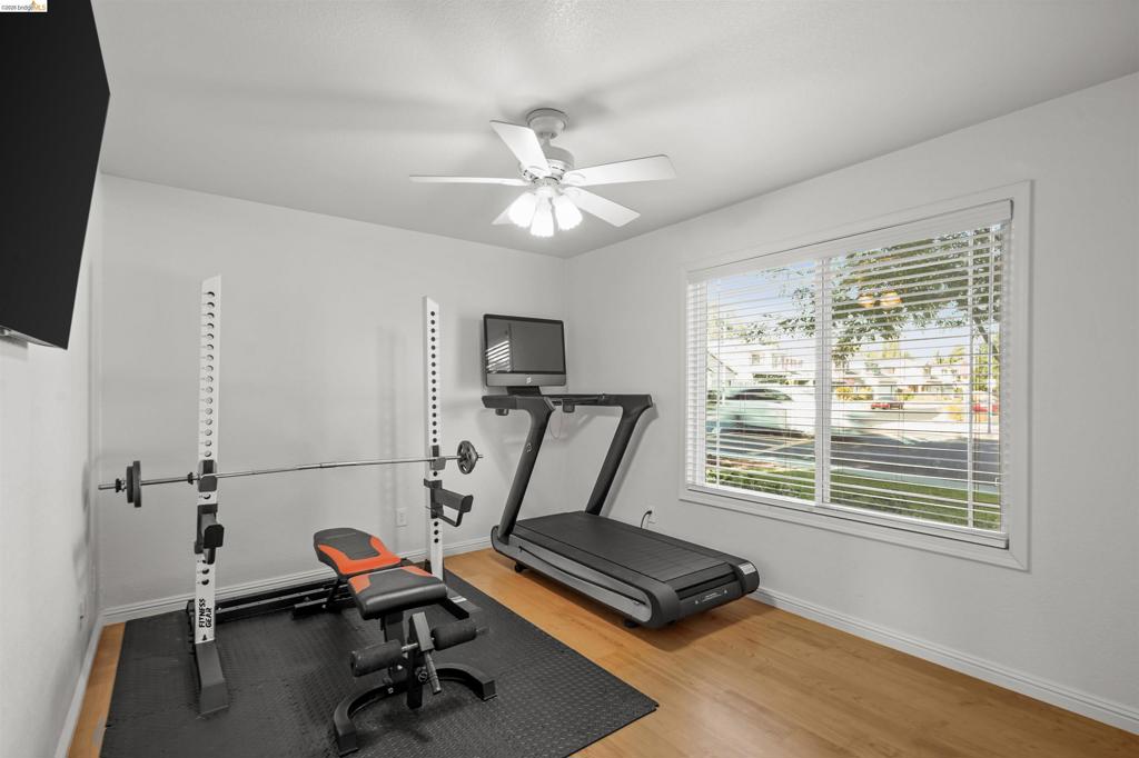 1049 Meadowgate Way Property Photo 17