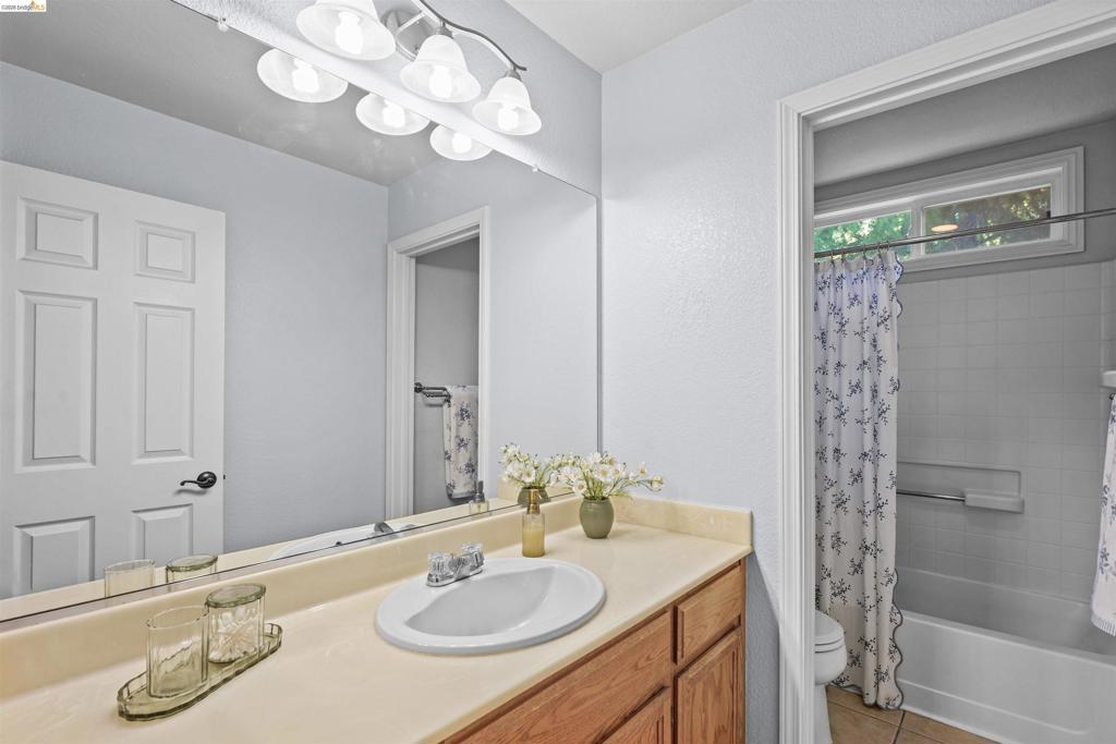 1049 Meadowgate Way Property Photo 22