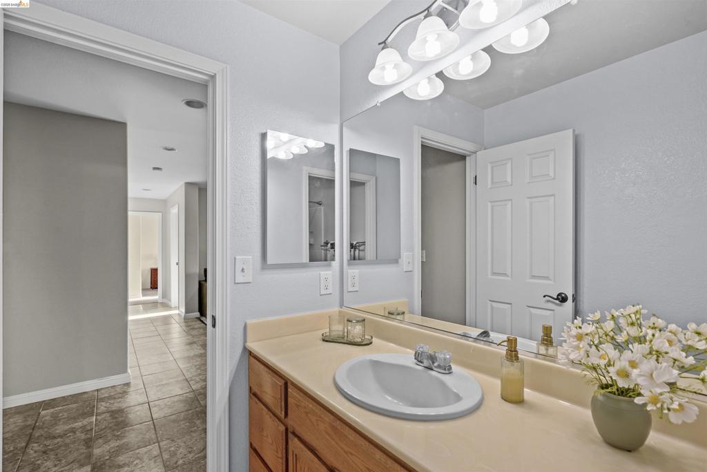 1049 Meadowgate Way Property Photo 23