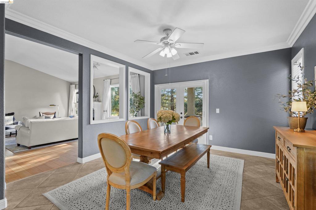 1049 Meadowgate Way Property Photo 37