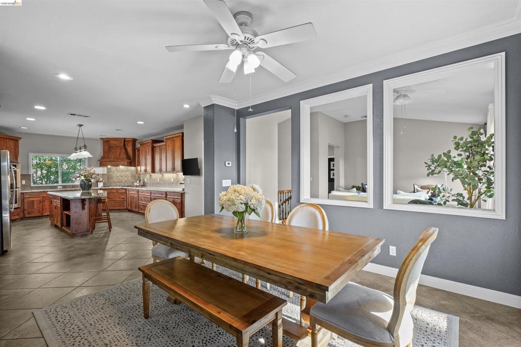 1049 Meadowgate Way Property Photo 38