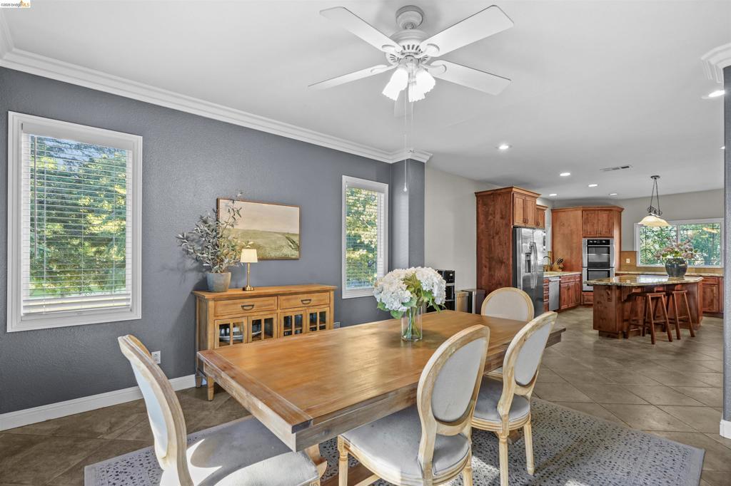 1049 Meadowgate Way Property Photo 39