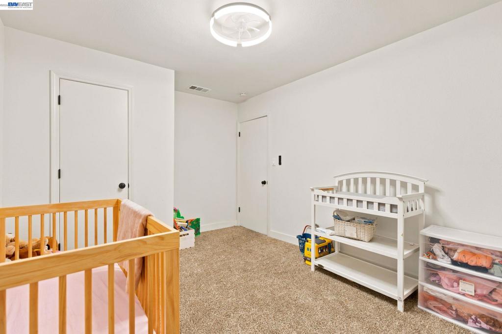 2351 W Euclid Ave Property Photo 19