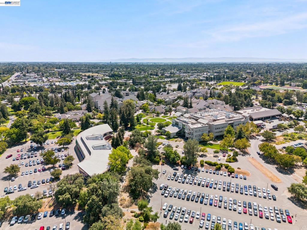 2351 W Euclid Ave Property Photo 38